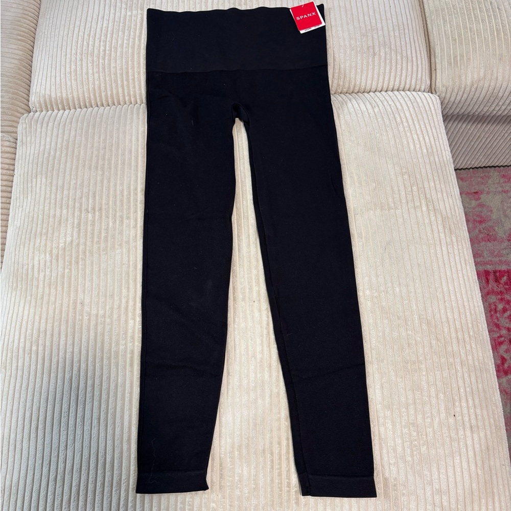 SPANX NWT look at me now leggings in black